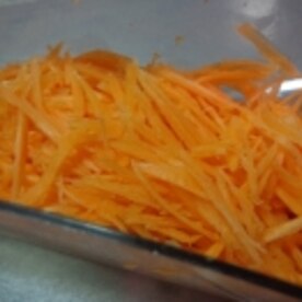 花チーズと人参のマヨ生姜和え 花チーズと人参のマヨ生姜和え